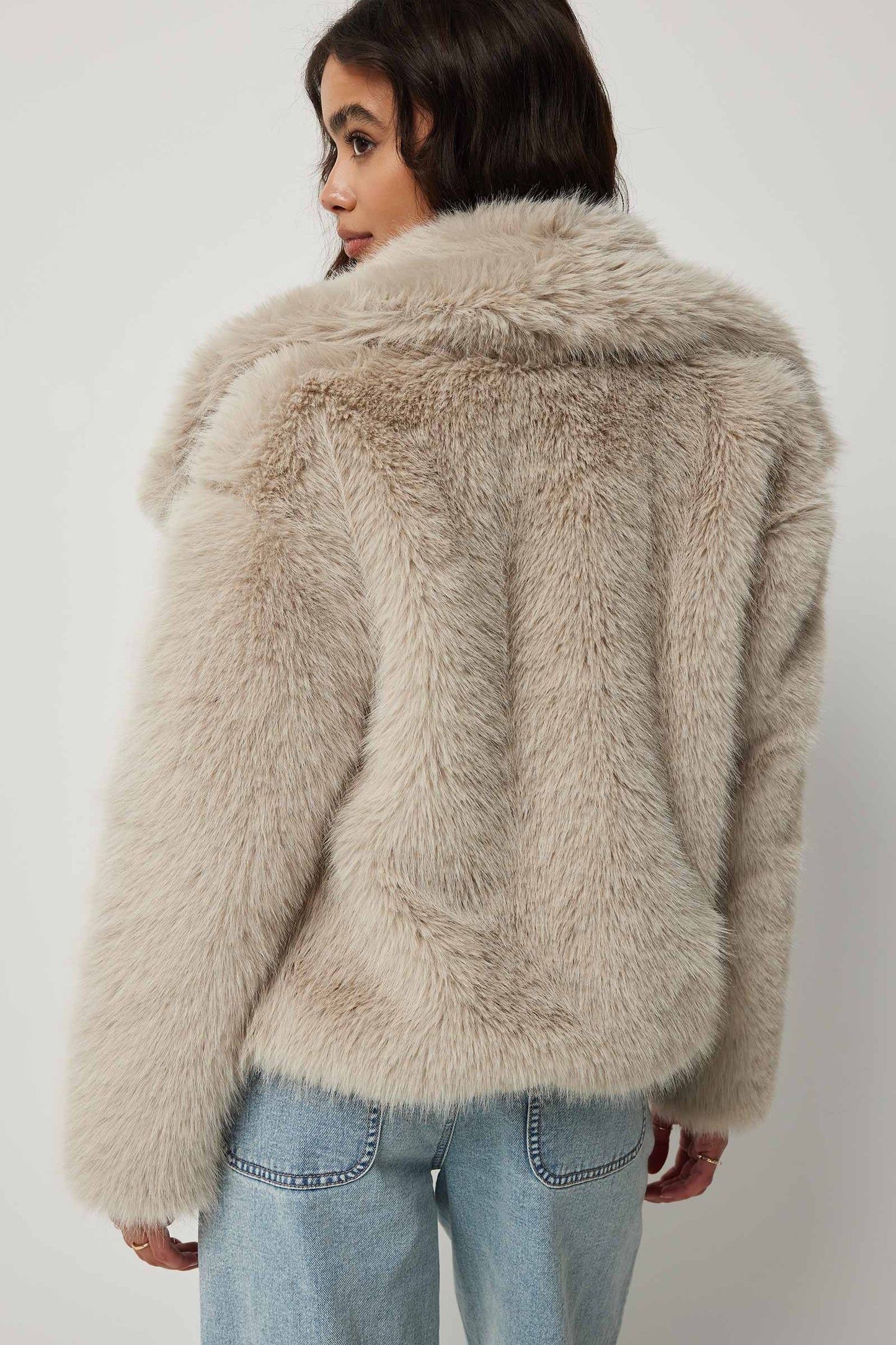 Bella | Women's Oversized Faux Fur Coat - Image 2
