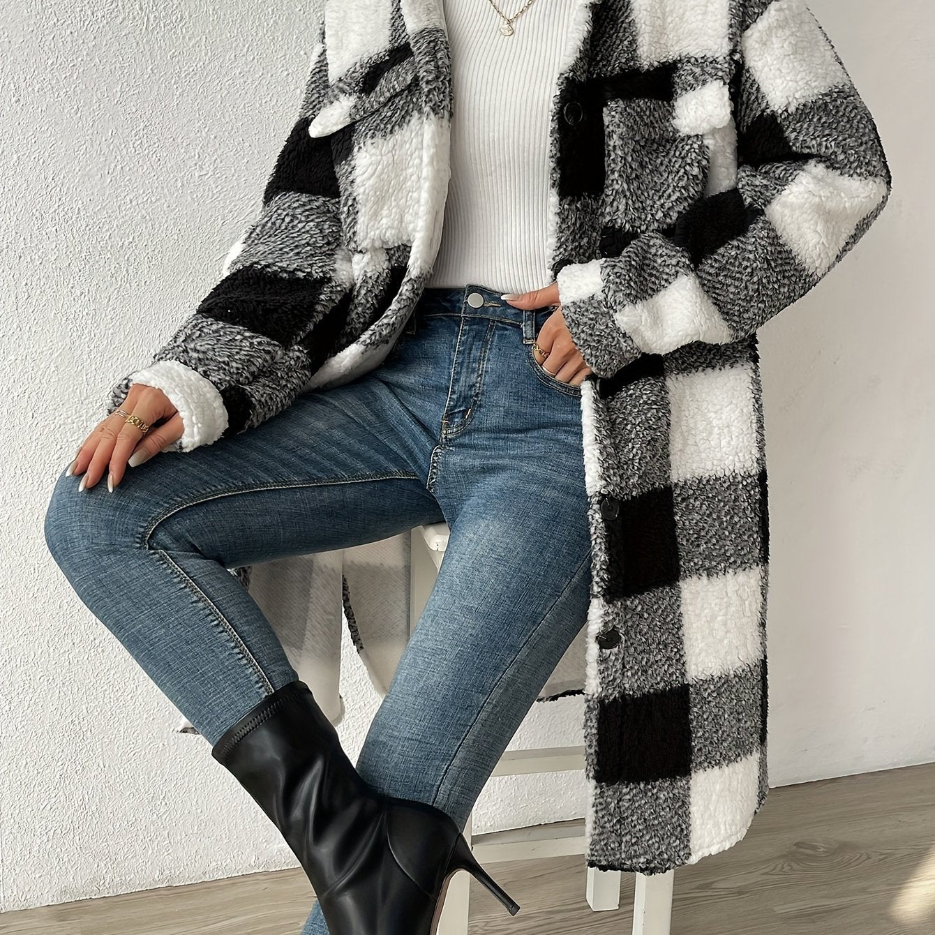 Donna | Women's Oversized Longline Plaid Coat - Image 2