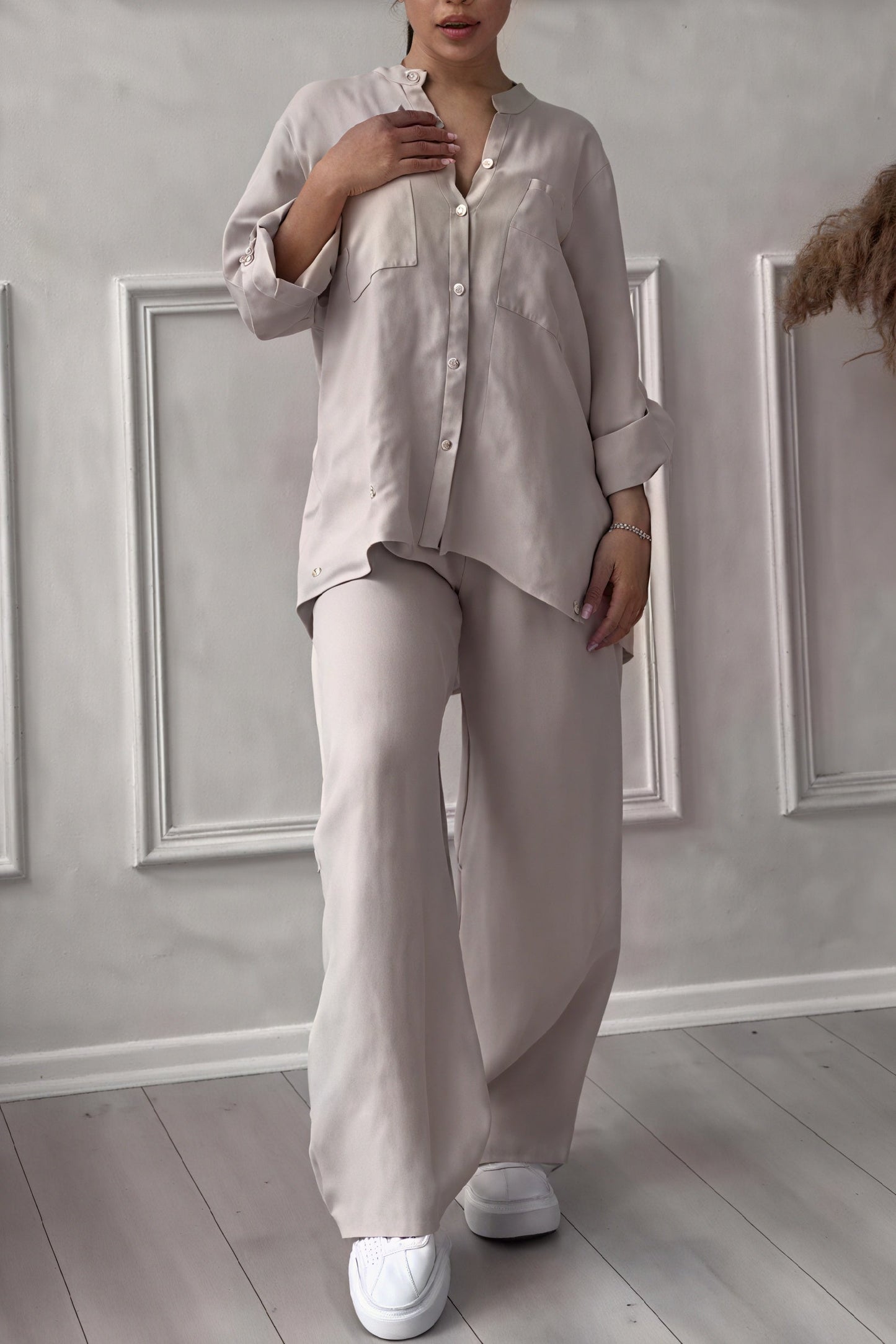 Regina | Timeless Ensemble: Style and Comfort Combined - Image 10