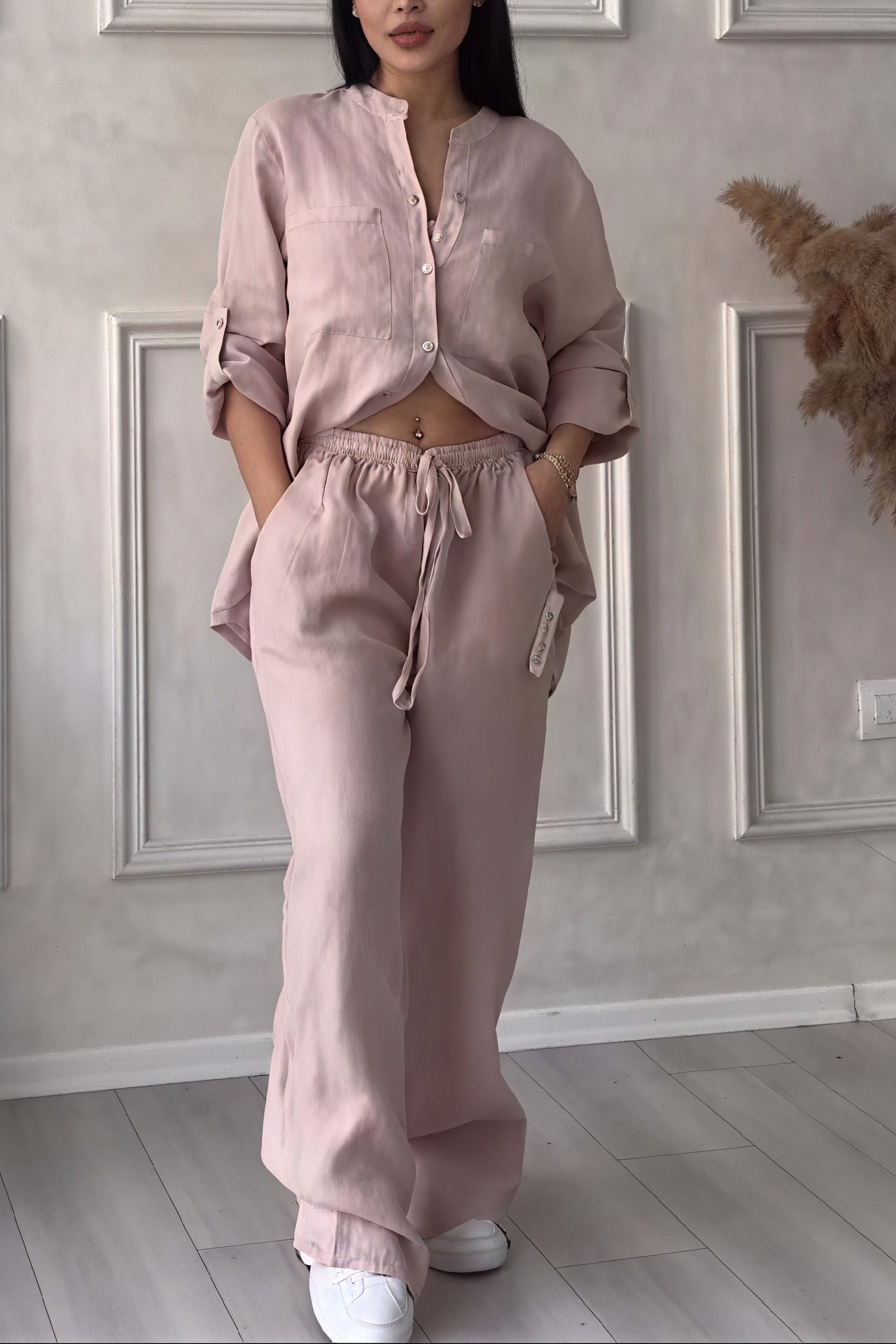 Regina | Timeless Ensemble: Style and Comfort Combined - Image 8