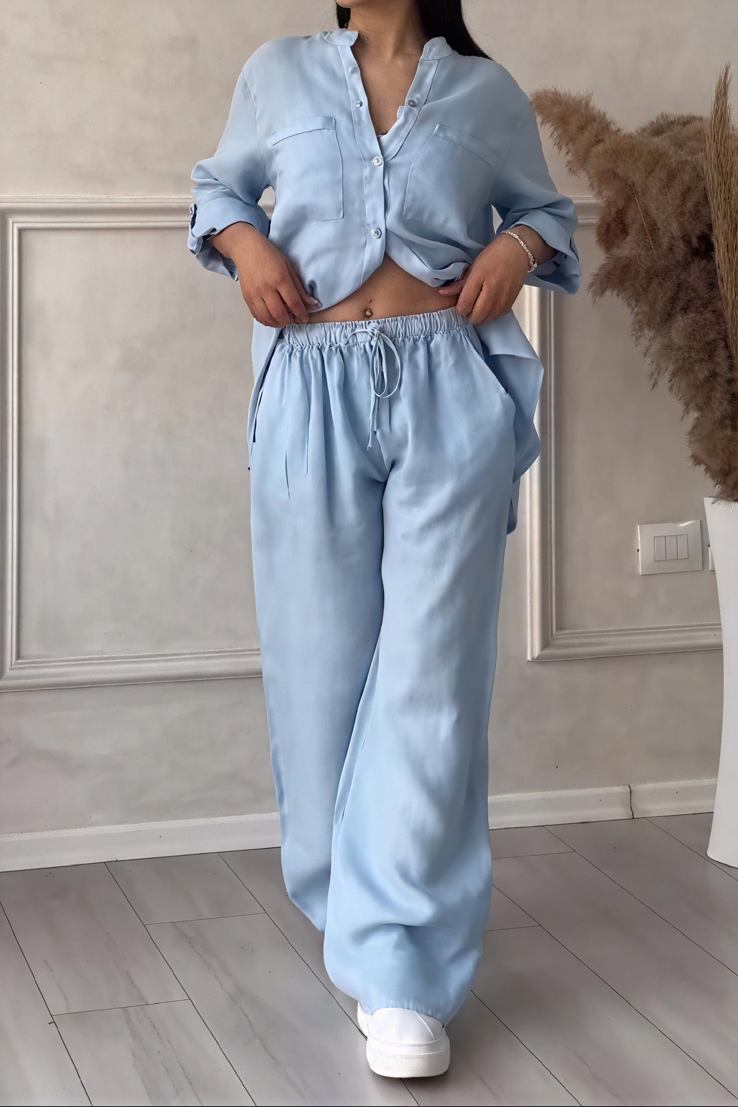 Regina | Timeless Ensemble: Style and Comfort Combined - Image 6