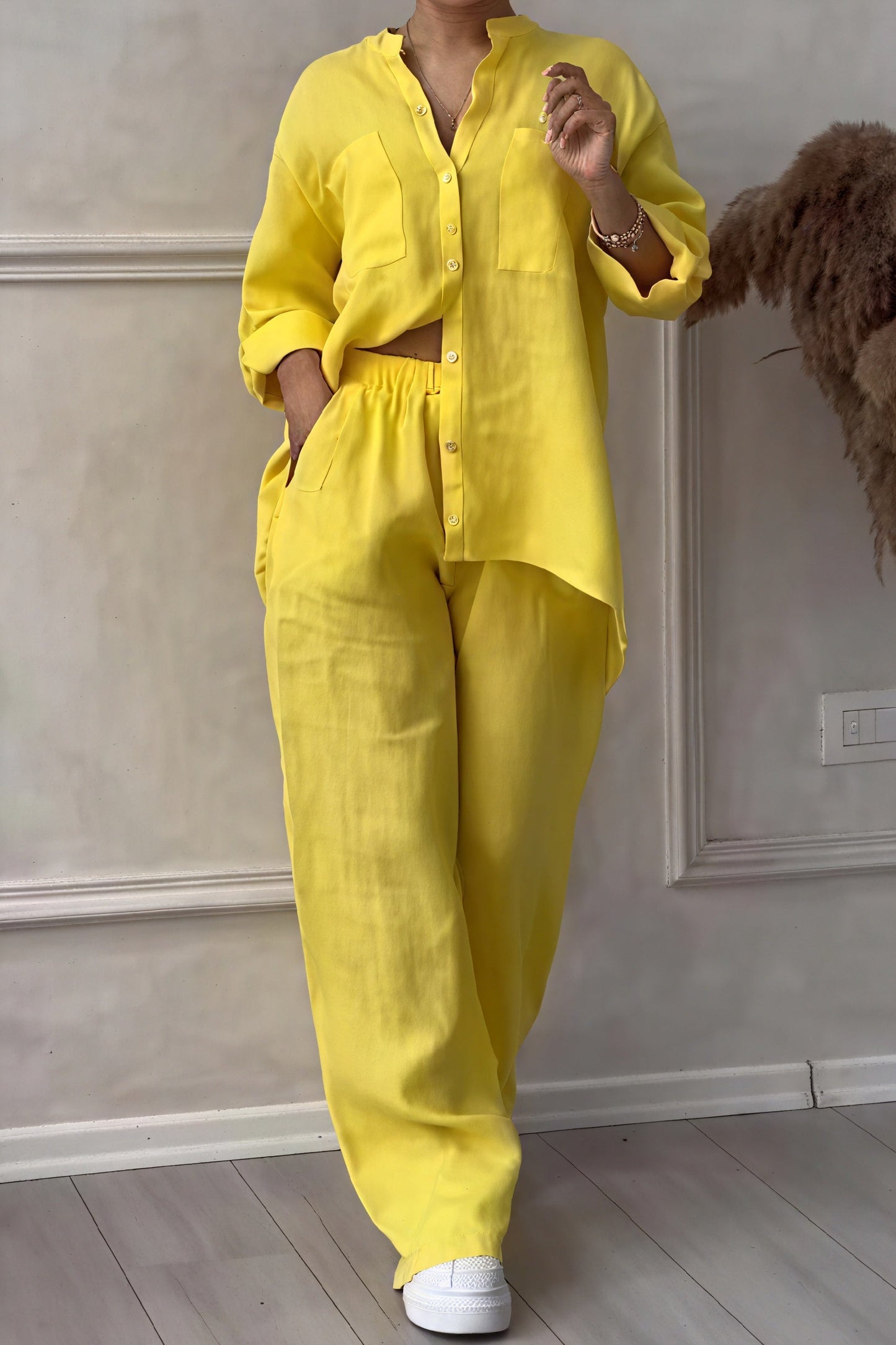Regina | Timeless Ensemble: Style and Comfort Combined - Image 12