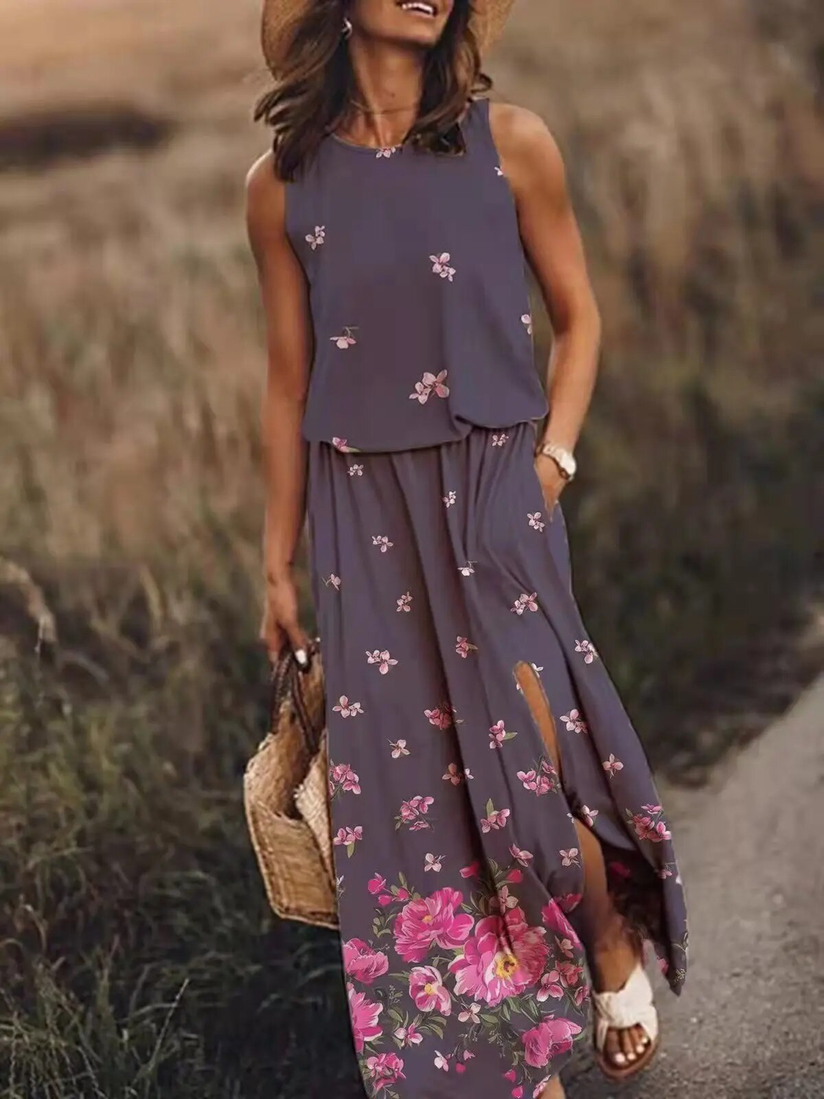 Jed | Women's maxi dress with graphic prints for summer - Image 3