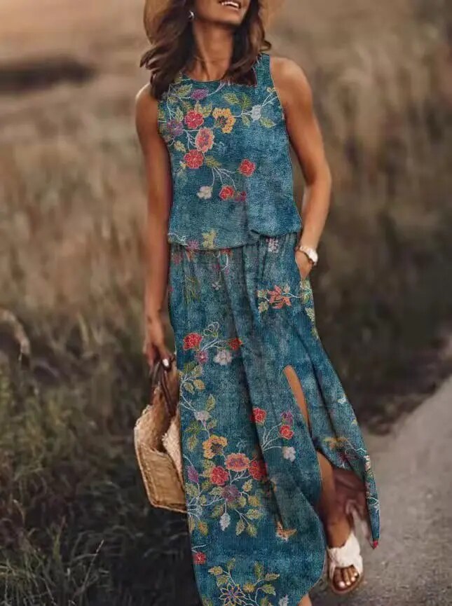 Jed | Women's maxi dress with graphic prints for summer - Image 4