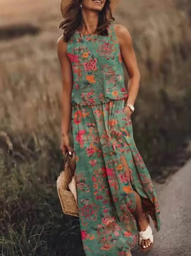 Jed | Women's maxi dress with graphic prints for summer - Image 5