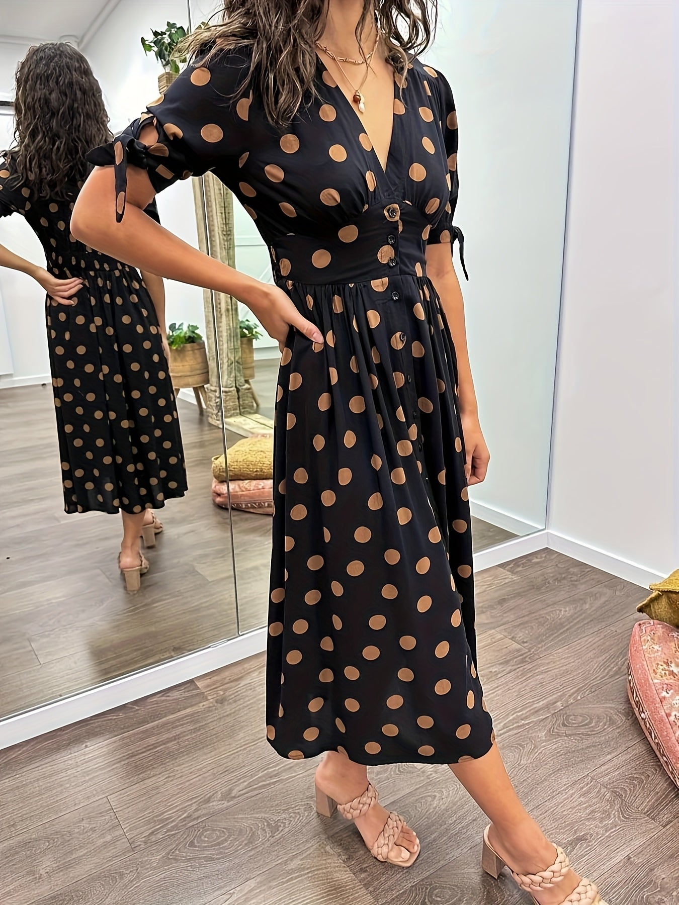 Jade | Chic Polka Dot Midi Dress for Every Occasion - Image 4