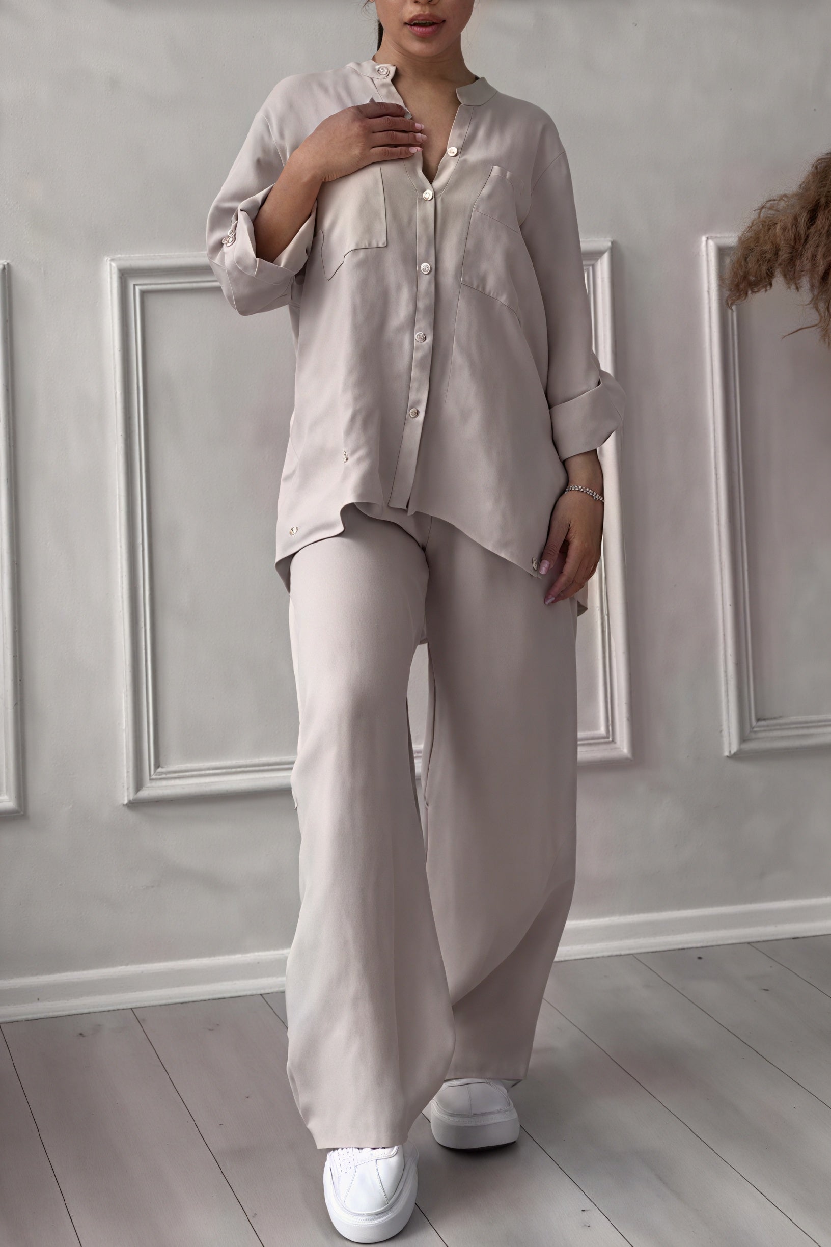 Regina | Timeless Ensemble: Style and Comfort Combined - Image 10