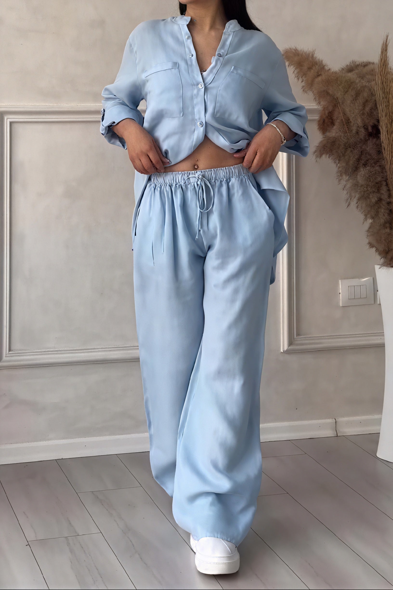 Regina | Timeless Ensemble: Style and Comfort Combined - Image 6