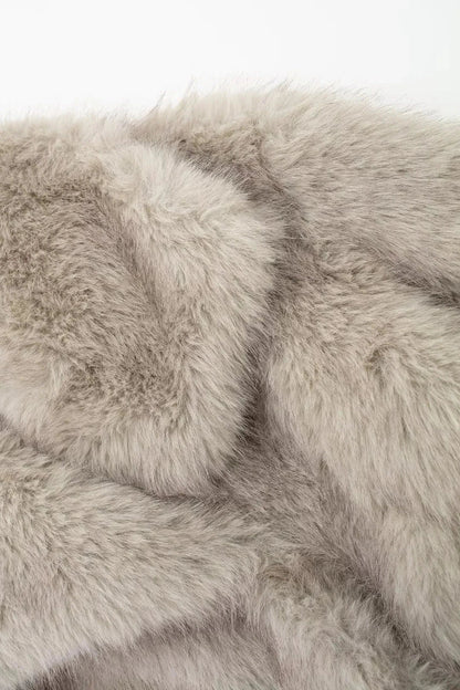 Bella | Women's Oversized Faux Fur Coat - Image 6